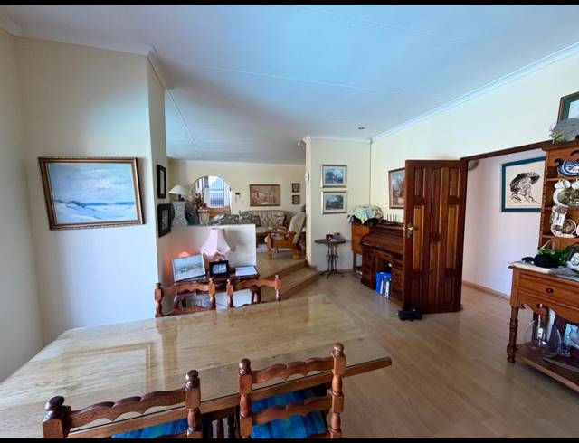 4 BEDROOM FREEHOLD FOR SALE IN RAMSGATE